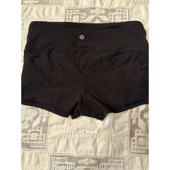 LULULEMON BOOGIE SHORT black size 6 - Picture 2 of 3